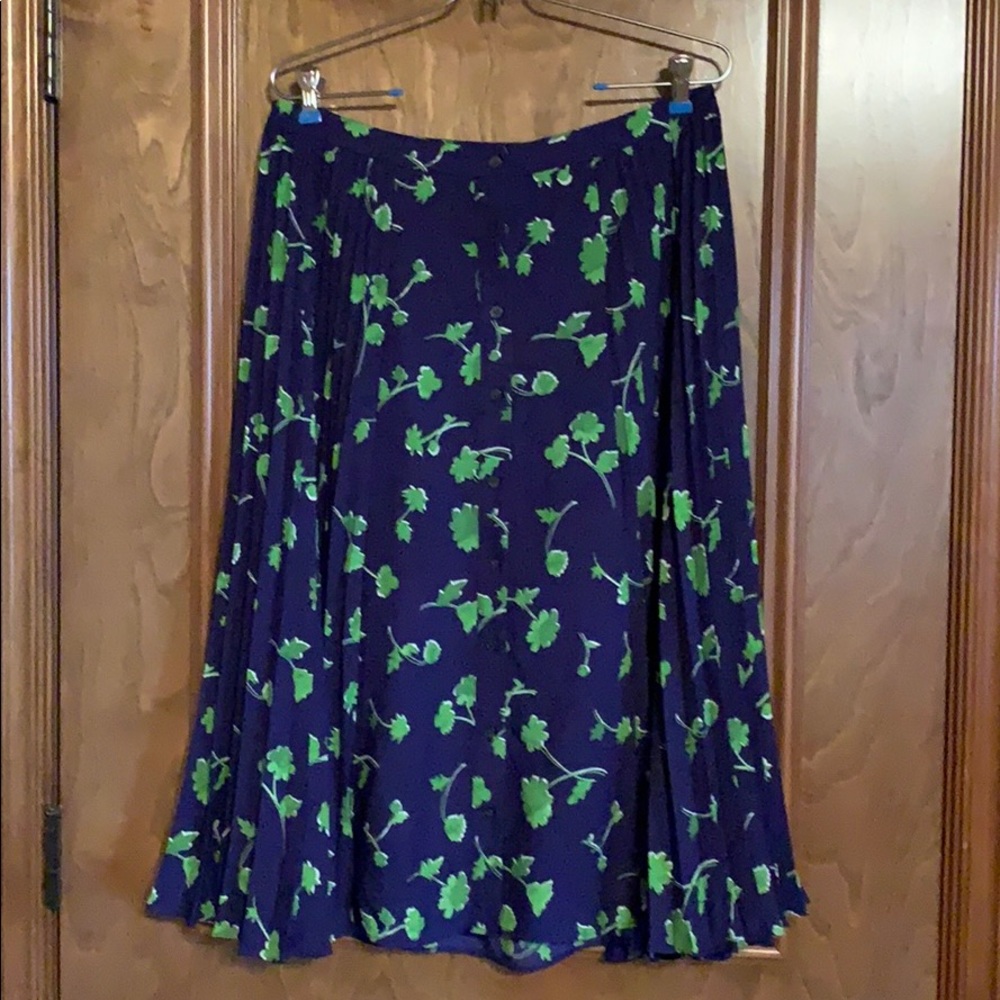 Banana Republic Navy pleated skirt